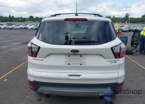 2017 Ford Escape Titanium z USA, uszkodzony, nr VIN 1FMCU9JD3HUD29461